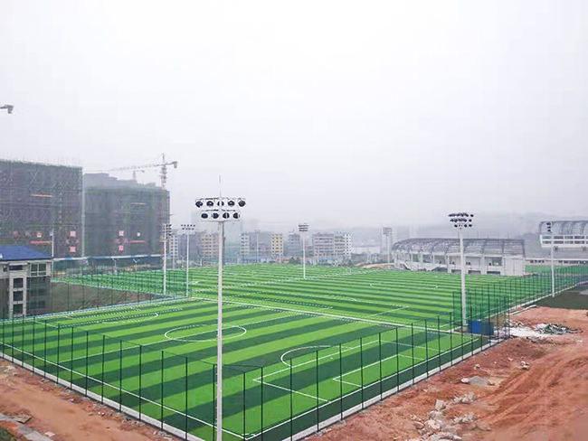 建造一个人造草坪足球场需要哪几部分的预算呢？